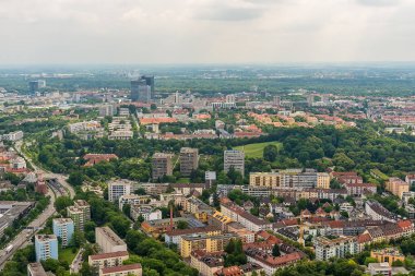 Münih, Almanya - 09 Haziran 2018: Münih'e karşı yüksek açı görünümü. Münih Panoraması, Almanya.