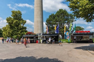 Münih, Almanya - 09 Haziran 2018: Münih Olympiapark. Münih Olimpiyat Parkı 1972 Yaz Olimpiyatları için inşa edilmiştir.