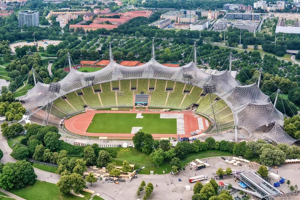 Münih, Almanya - 09 Haziran 2018: Münih Olympiapark. Münih Olimpiyat Parkı 1972 Yaz Olimpiyatları için inşa edilmiştir.