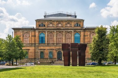 Münih, Almanya 09 Haziran 2018: Alte Pinakothek Binası (Sanat Müzesi), Kunstareal, Münih'te Eski Usta resim müzesi.