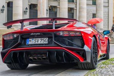 Münih, Almanya 09 Haziran 2018: Lamborghini aventador lp 750-4 superveloce araba, Max-Joseph-Platz, Münih.