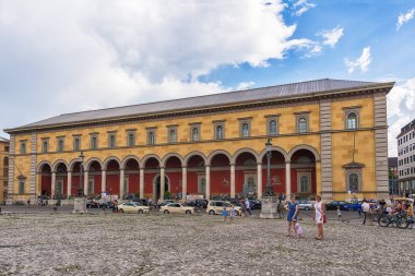 Münih, Almanya 09 Haziran 2018: Maximilianstrasse 2, Münih'te Palais Toerring-Jettenbach. Palais Toerring-Jettenbach, Münih'in kuzeydoğusunda ki eski şehir sarayı..