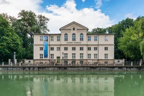 Múnich Alemania Junio 2018 Edificio Del Museo Alpino Embankment Del —  Fotos de Stock