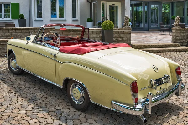 Neuschwanstein Deutschland 2018 Mercedes Benz 220 Oldtimer Ein Oldtimer Bayern — Stockfoto