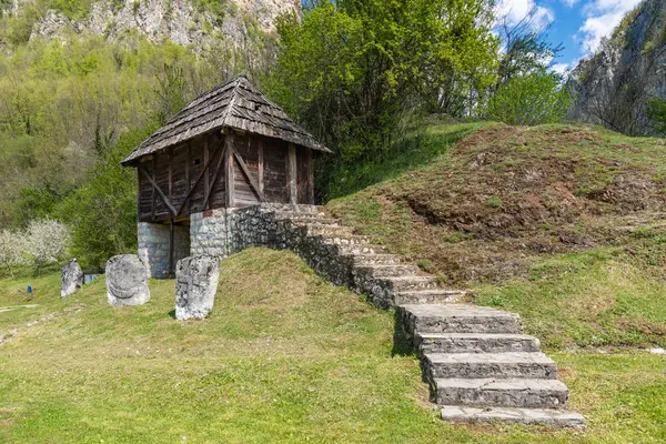 Старовинний Сербський Гірський Будинок — стокове фото