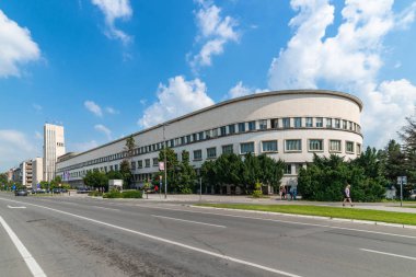 Novi Sad, Sırbistan - 19 Haziran 2019: Novi Sad'ın merkezinde ki eyalet hükümet binası
