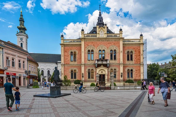 Novi Sad Szerbia Július 2019 Tér Püspöki Palota Előtt Található — Stock Fotó