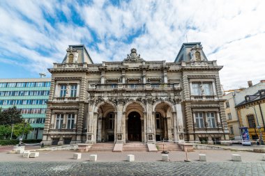 Budapeşte, Macaristan - 01 Ekim 2019: Eski Macar Radyosu binası. 1956 Devrimi 'nin ilk gününde Macar Radyosu kuşatması. 