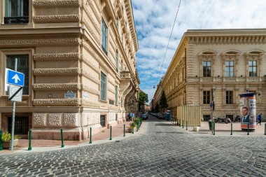 Budapeşte, Macaristan - 01 Ekim 2019: Budapeşte sokakları ve güzel binalar