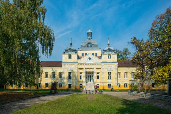 Újvidék Szerbia 2019 Október Jódna Banja Jodna Banja Kórház Újvidéken — Stock Fotó