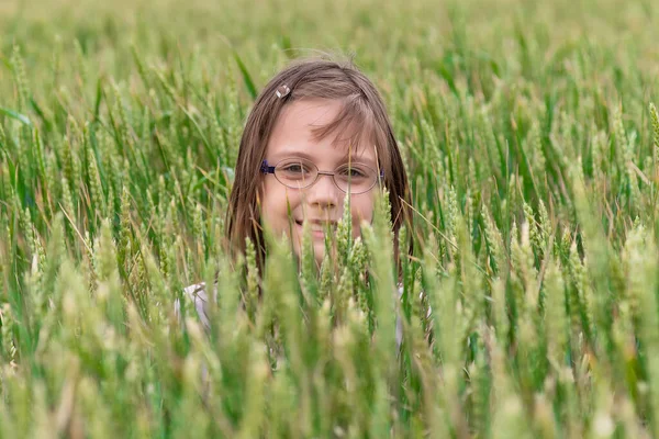 Милая Девушка Фермер Пшеничном Поле Портрет Девушки Пшеничном Поле — стоковое фото