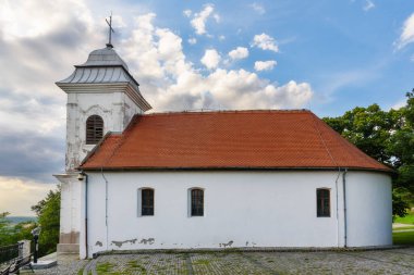 Vrsac, Sırbistan - Haziran 04, 2020: St. Cross Şapeli (Sırpça: Kapela svetog krsta). Banat 'taki en eski Katolik kilisesi ve 1720' den 1728 'e kadar inşa edilmiş..