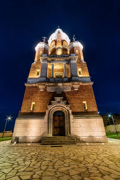 Gardos Kulesi ya da Kula Sibinjanin Janka, Sırbistan 'ın Zemun kentinde bulunan bir anıt kulesidir..