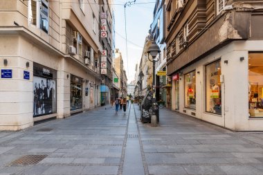 Belgrad, Sırbistan - 27 Ağustos 2020: Cika Ljubina Caddesi Stari mezunu belediyesine ait ve Belgrad 'ın tam merkezinde yer alıyor. Belgrad 'da meşhur gezinti alanı