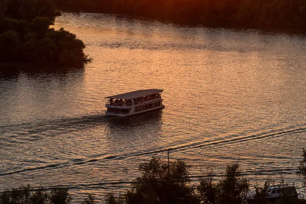 Belgrad Serbia Sierpnia 2020 Miejsce Którym Rzeka Sava Wpada Dunaju — Zdjęcie stockowe