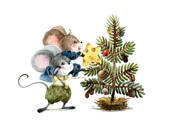 Cena de Natal, os ratos decoram a árvore de férias com sementes e frutos de plantas. Ilustração em aquarela, feito à mão . — Fotografia de Stock