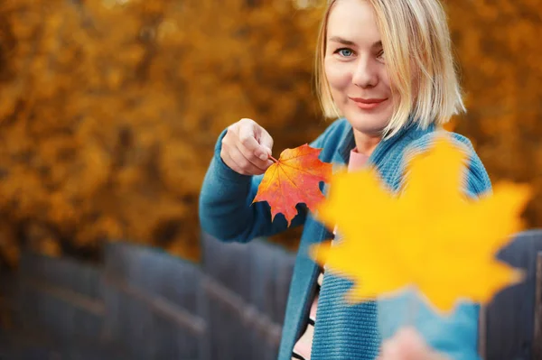 Happy Smiling Blonde Female Holding Maple Leaves Both Hands Woman — Stock Photo, Image