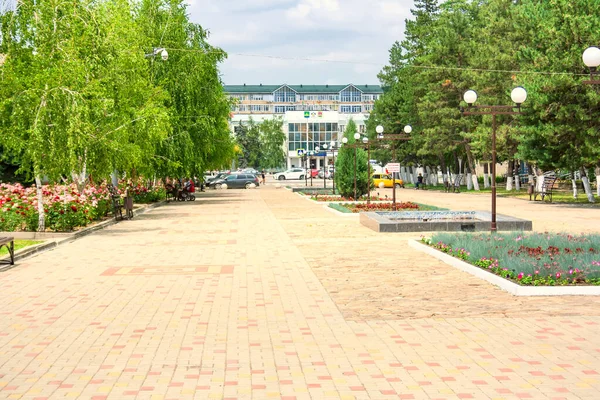 Stad Abinsk Krasnodar Grondgebied Komsomolsky Prospekt Straat Zomer Haar Voetgangerszone — Stockfoto