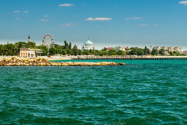 Zeezicht Van Kustlijn Stad Van Yevpatoriya Krim Oeroude Historische Vakantieoord — Stockfoto