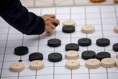 Toplum Aktivite Merkezi Limin Rekreasyon ve Satranç Yarışması (Satranç kelime: kral, beyefendi, faz, araba, at ev sahipliği yapıyor ... Çin satrancı)