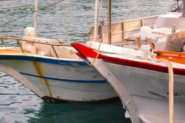 Kuzey Tayvan balıkçı limanı, Keelung ve Barış Adası balıkçı limanı, çok güzel bir balıkçı limanı ve balıkçı tekneleri liman alanında demirledi.