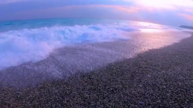 Hualien, Tayvan, güzel beyaz plajlar ve Qixingtan dalgaları