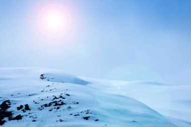 Buzul Körfezi Ulusal Parkı 'nın görkemli buz zirveleri, Alaska, ABD