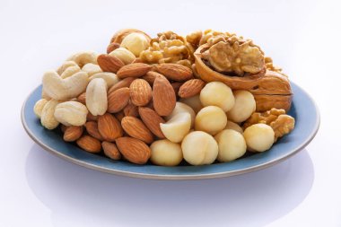 Tabakta besleyici fındık, ceviz, badem, kaju, fındık