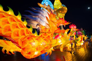 Çin geleneksel festivallerinde muhteşem ve renkli fener festivalleri düzenlenecek. 