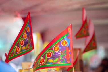 Çin geleneksel dini uygulamaları, Zhongyuan Purdue, Çin Hayalet Festivali, tanrılara ve hayaletlere kurban sunmak.