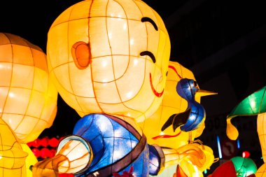 Çin geleneksel festivalleri, Yeni Yıl, Fener Festivali, Zhongyuan Purdue, muhteşem ve renkli fener festivalleri düzenleyecek