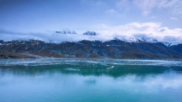 Kreuzfahrtschiff Segelt Glacier Bay National Park Alaska — Stockfoto