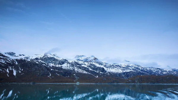 Kreuzfahrtschiff Segelt Glacier Bay National Park Alaska — Stockfoto