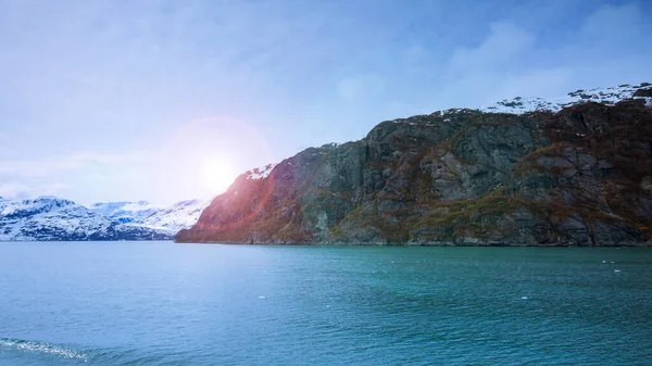 Κρουαζιερόπλοιο Που Πλέει Στο Εθνικό Πάρκο Glacier Bay Αλάσκα — Φωτογραφία Αρχείου