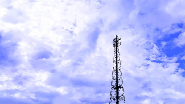 Torre Telecomunicações Pólo Telefone Fundo Céu Azul — Fotografia de Stock
