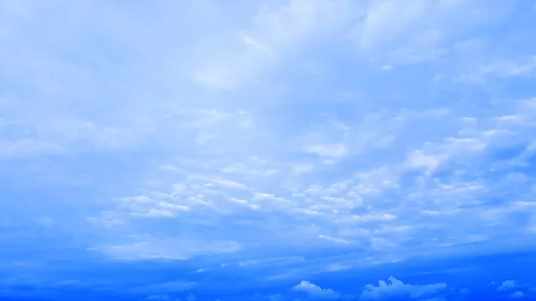 Ciel Bleu Avec Nuages Fond Naturel Isolé — Photo