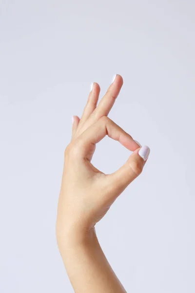 Gesto Signo Mano Femenina Sobre Fondo Blanco Dedos Que Muestran — Foto de Stock
