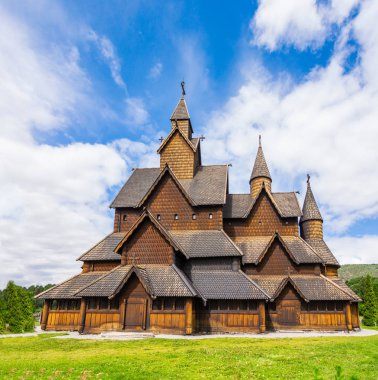 Norveç'te Heddal stave kilise güzel görünümü