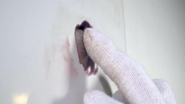 Mão Trabalhador Verifica Qualidade Metal Limpo Máquina Pintura Ferrugem Reparação — Vídeo de Stock
