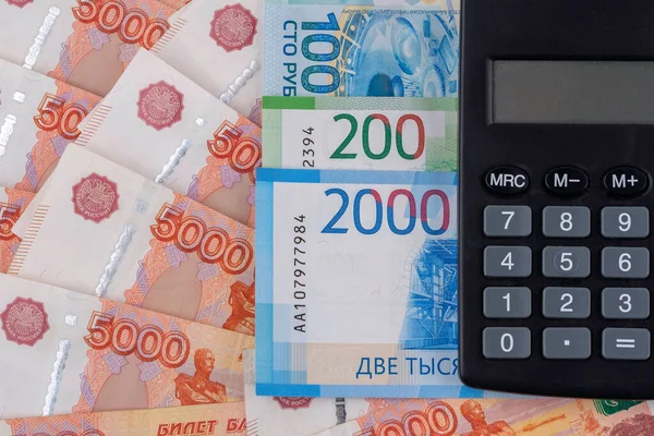 Fekete Számológép Orosz Rubelen Bankjegyek Háttér — Stock Fotó