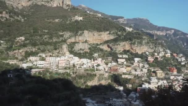 Positano kasaba renkli binalar üzerinde üstten görünümü — Stok video