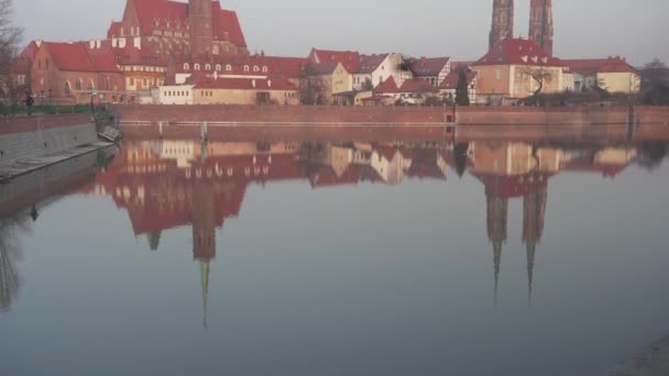 Visa på Ostrow Tumski i Wroclaw-Tilt — Stockvideo