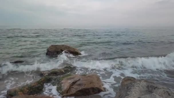 Praia de Arcadia em Odessa na primavera - Pan — Vídeo de Stock