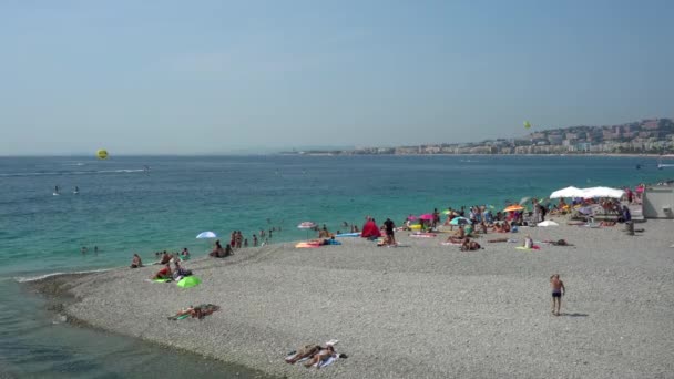 Summer beach in Nice in France - Wide Shot — Stock Video