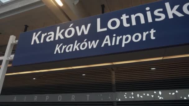 Krakow havaalanı işareti — Stok video