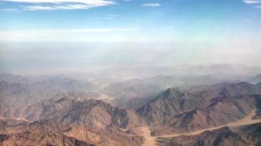 Çöl dağları zirveleri - Havadan görünüm