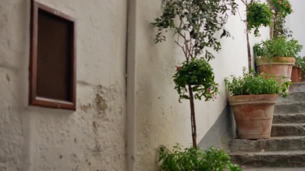 Outdoor white stairs with plants in Amalfi — Stock Video