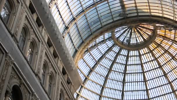 Dentro de Galleria Umberto I en Nápoles — Vídeo de stock