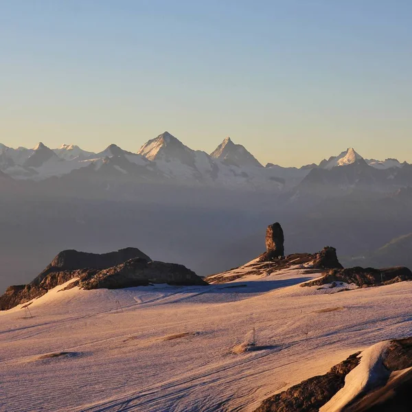 Lodowiec Diablerets Quillégo Diable Wschodzie Słońca Letni Poranek Szwajcarskich Alpach — Zdjęcie stockowe