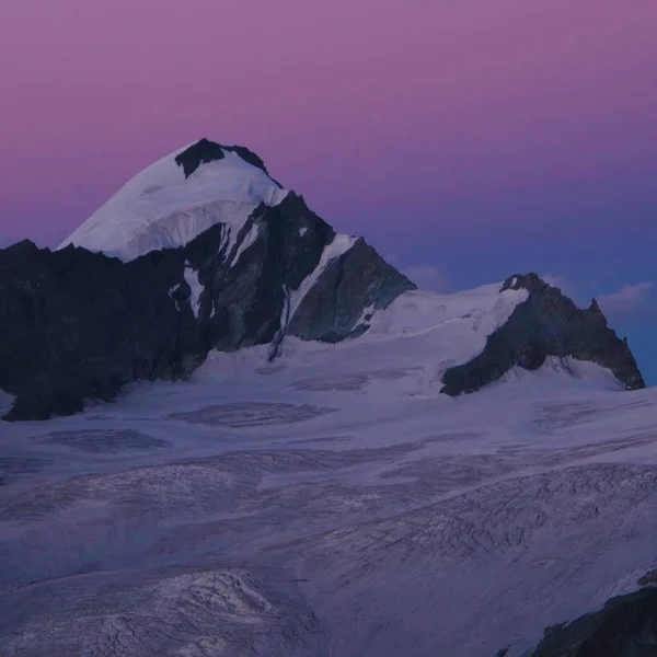 Céu Romântico Sobre Monte Allalinhorn Vista Monte Oberrothorn Zermatt — Fotografia de Stock